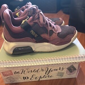 Nike Air Jordan sneakers like new !